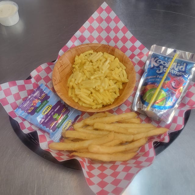 Mac & Cheese w/ Fries.